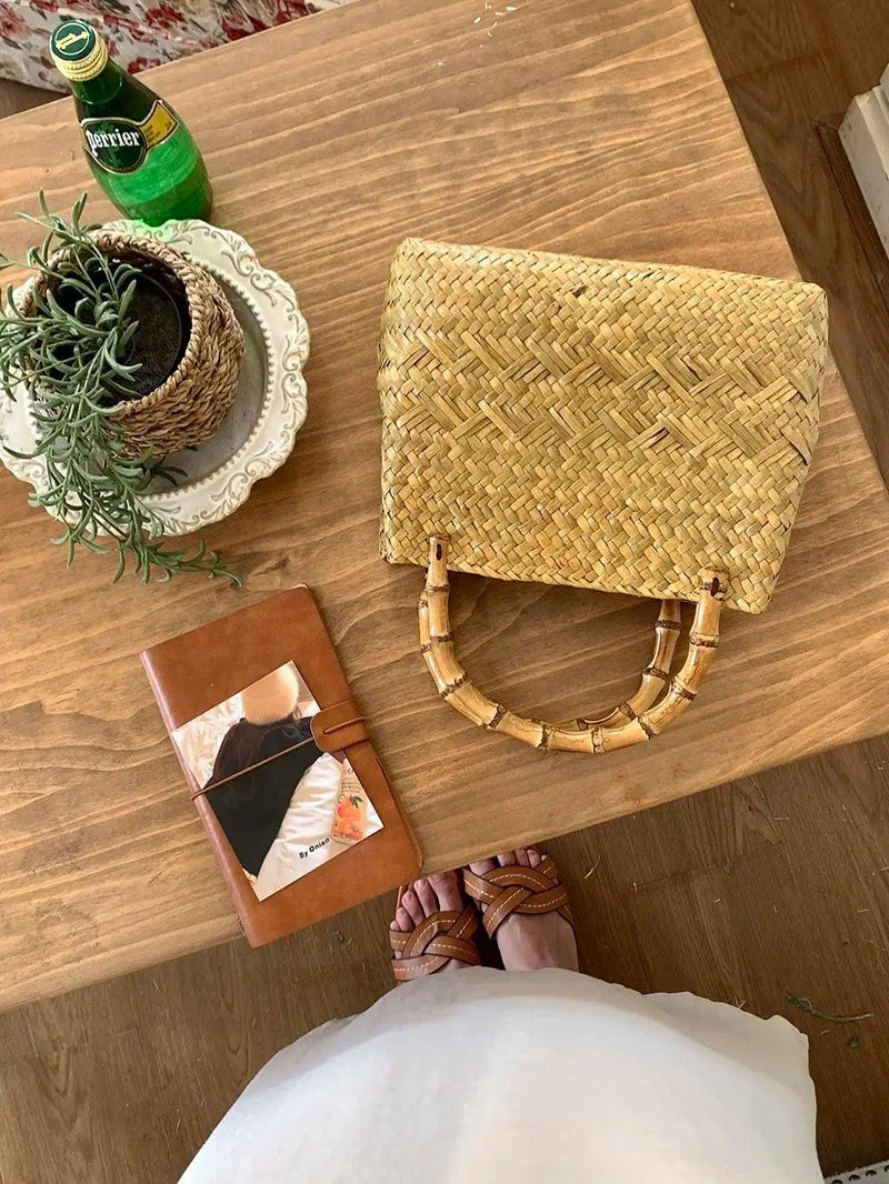 Bolsa de Praia Lilian de Palha com alça em Bambu - Maritima Moda Praia